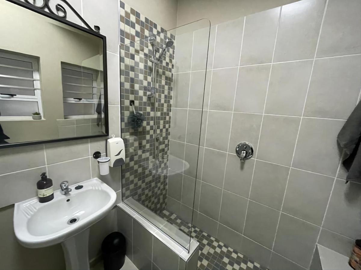 Perfect Knysna Getaway - Little Nest Studio Apartment Luaran gambar